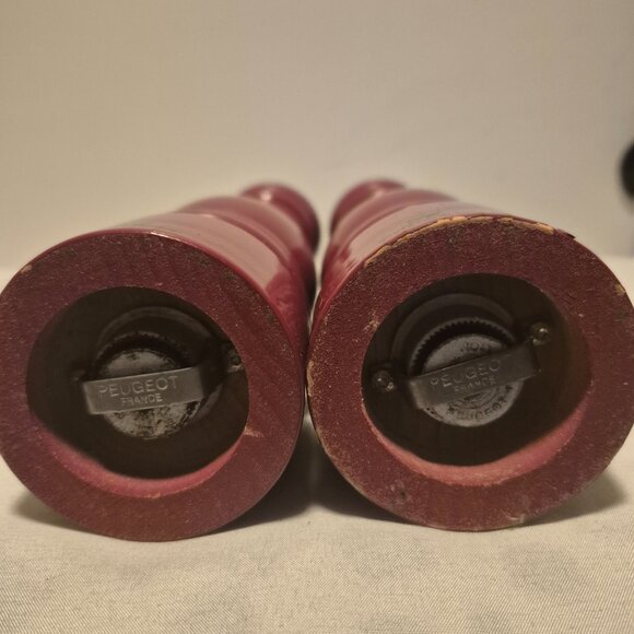 Peugeot 11″ Salt & Pepper Grinder Set – Burgundy, Pre-Owned - Picture 4 of 5